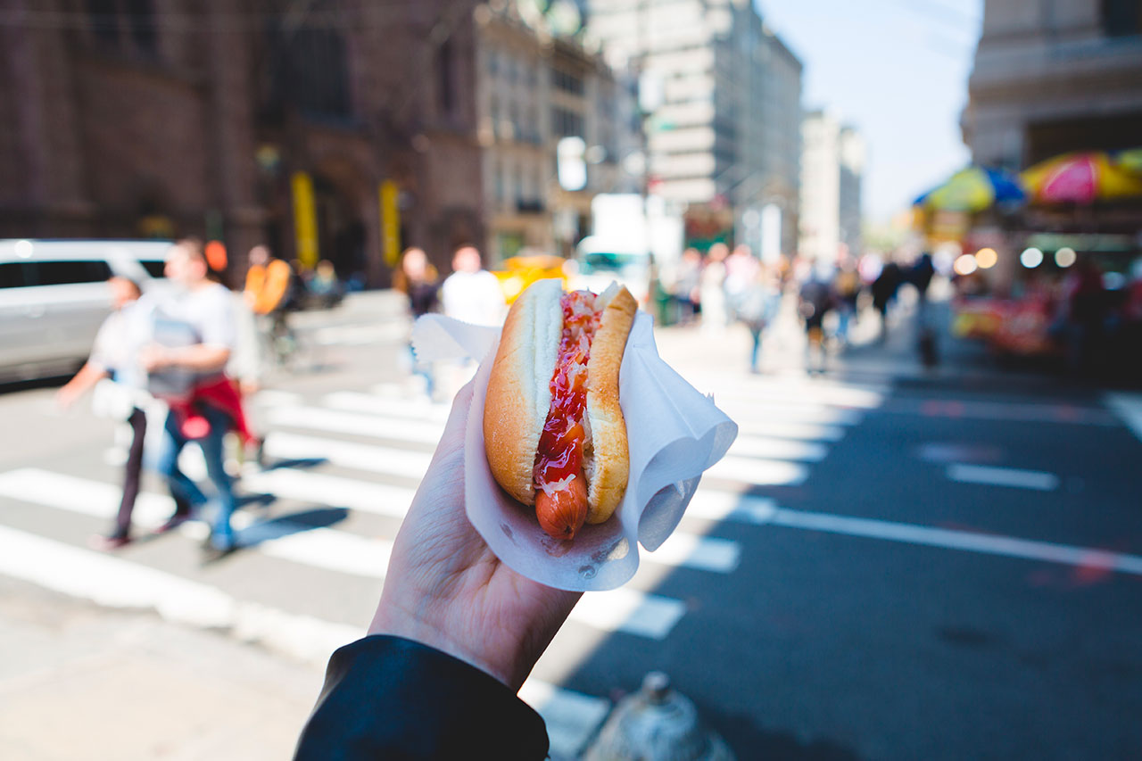 El hot-dog neoyorquino: una tradición culinaria imprescindible